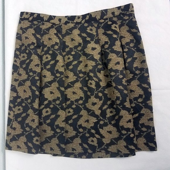 Ann Taylor LOFT Dresses & Skirts - Ann Taylor LOFT Women's Lined Back Zip Black Gold Floral Skirt